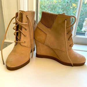 Micheal Kors Suede booties